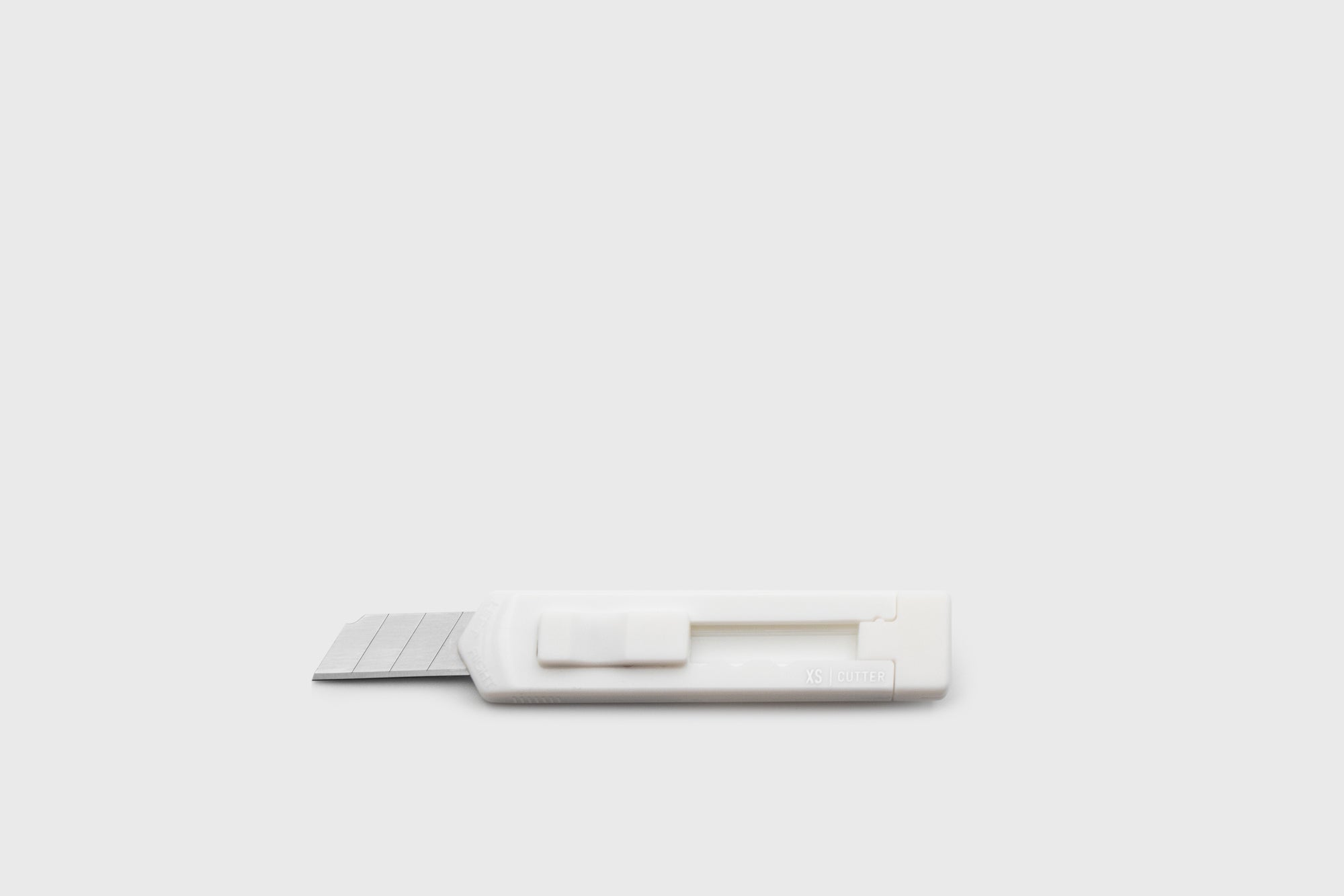 Midori Portable White Mini Cutter, Retractable Craft Knife, XS Series –  Pinky Elephant