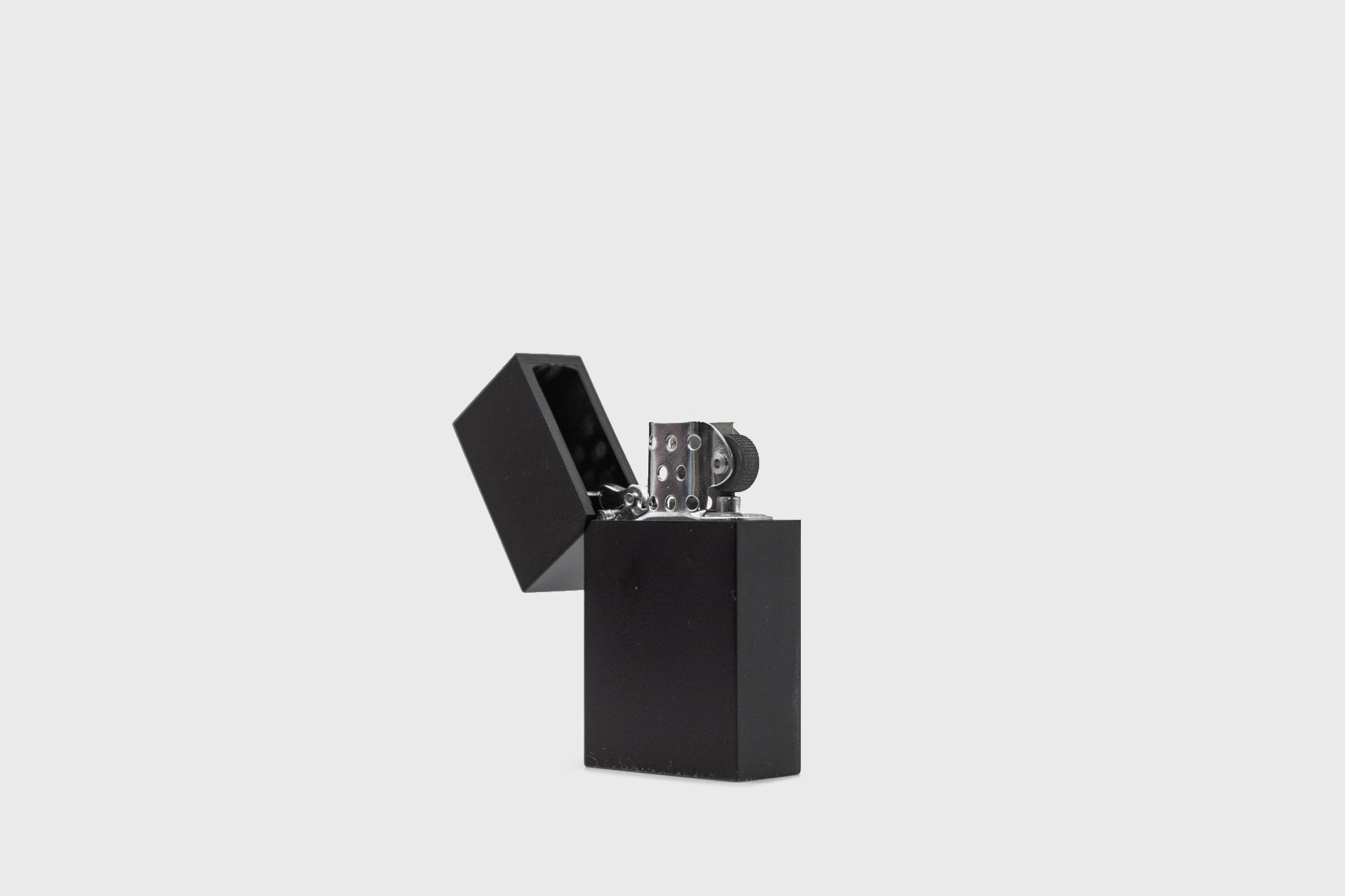 Hard-Edge Petrol Lighter – Black | Tsubota Pearl