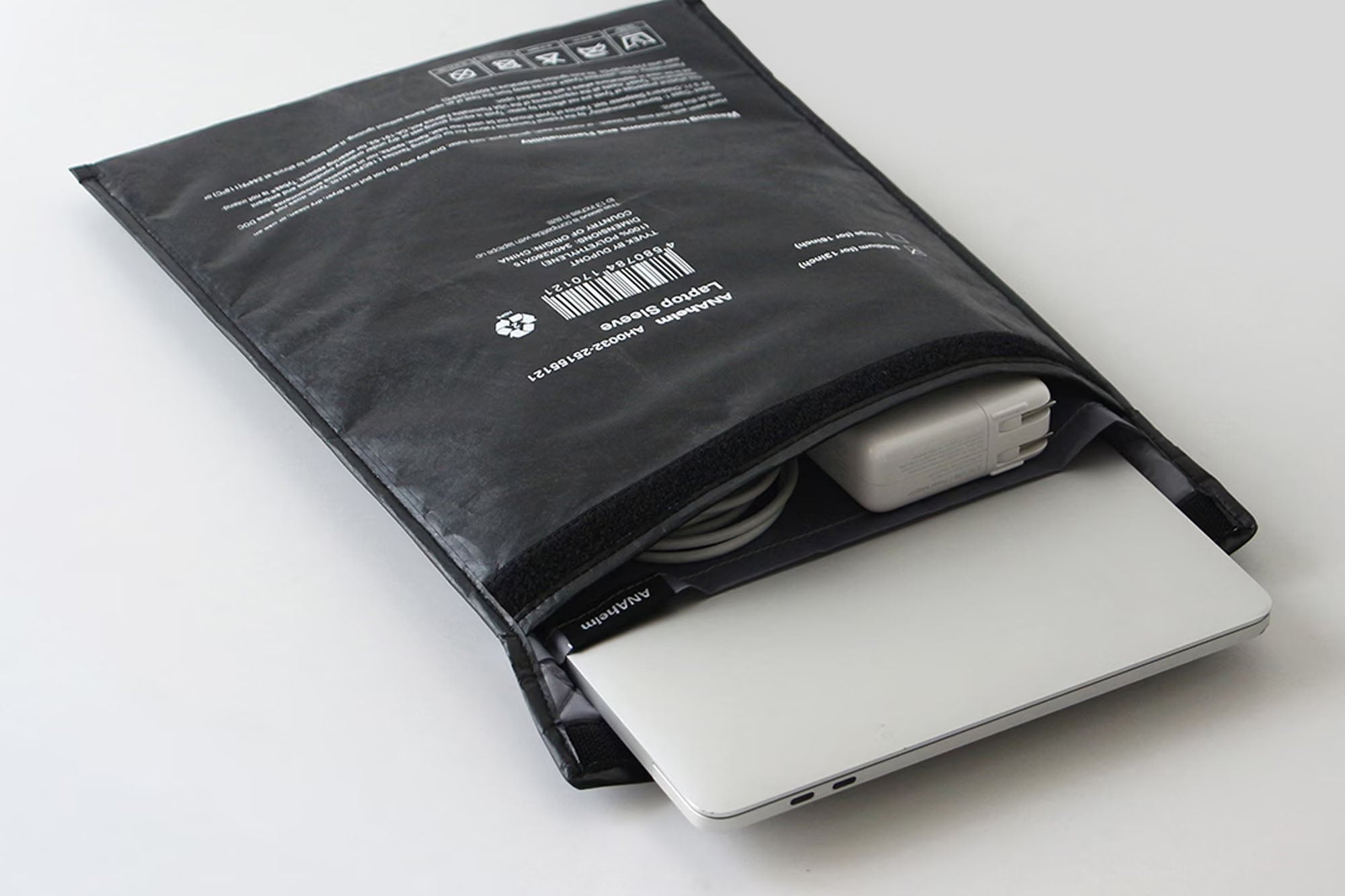 ANAheim - 13" TYVEK® Laptop Sleeve [Black] - BindleStore.