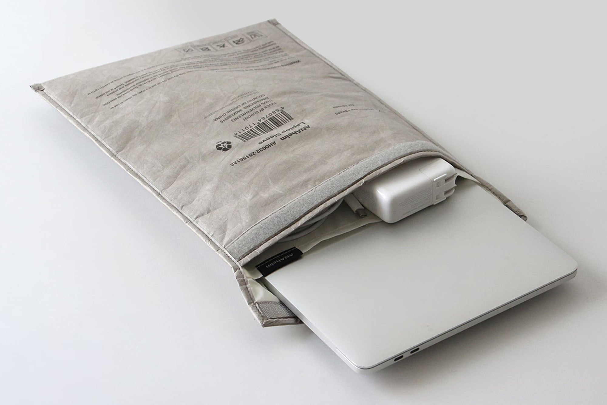 ANAheim - 13" TYVEK® Laptop Sleeve [Grey] - BindleStore.