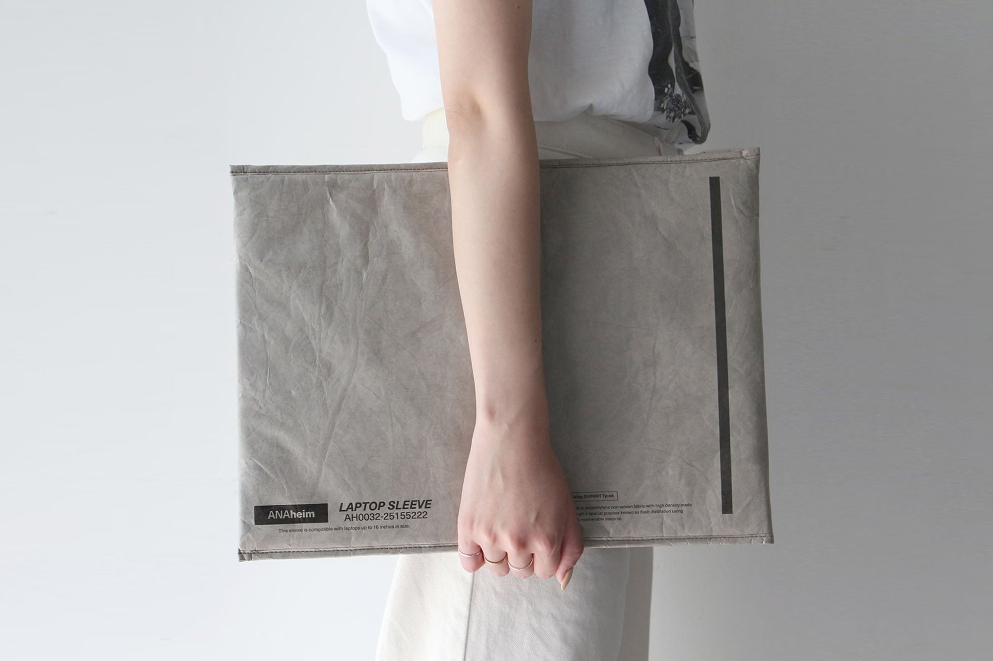 ANAheim - 16" TYVEK® Laptop Sleeve [Grey] - BindleStore.