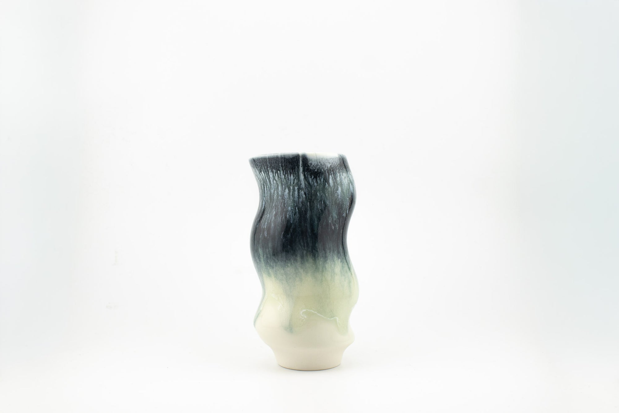 Studio Arhoj - Hana Vase Small [Wave] - BindleStore.