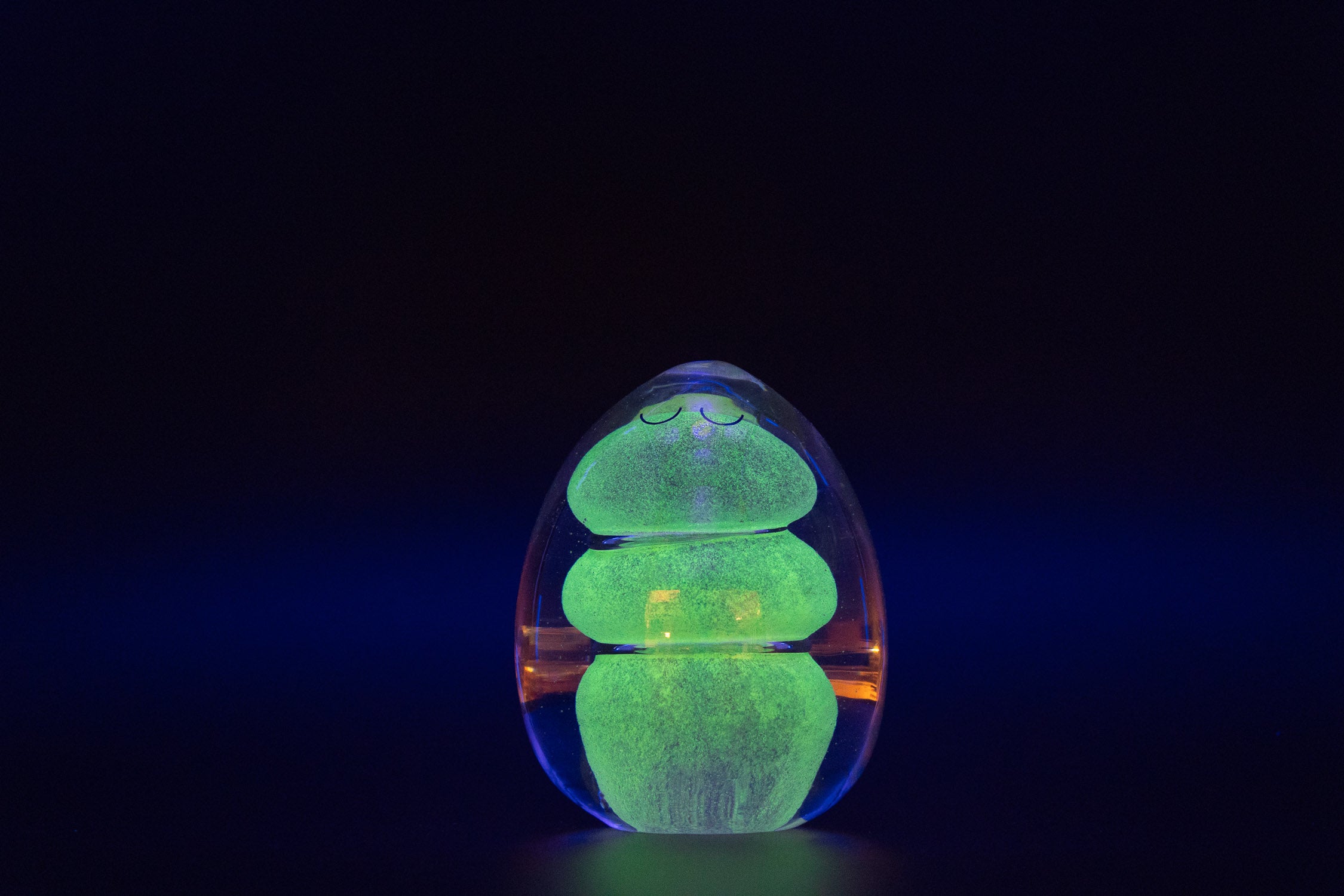 Crystal Blob Glowing | Studio Arhoj