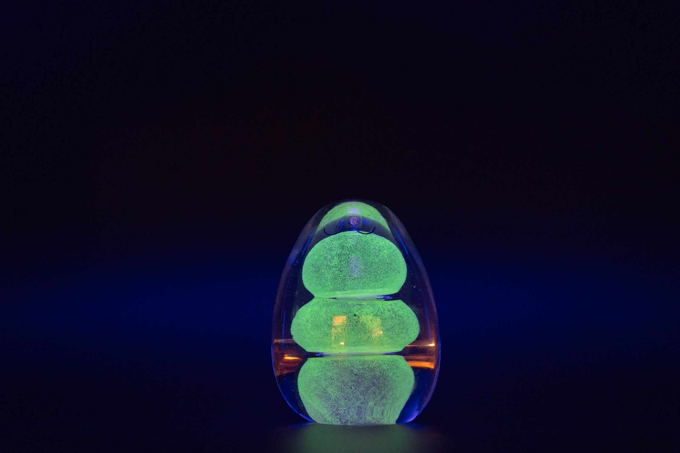 Crystal Blob Glowing | Studio Arhoj