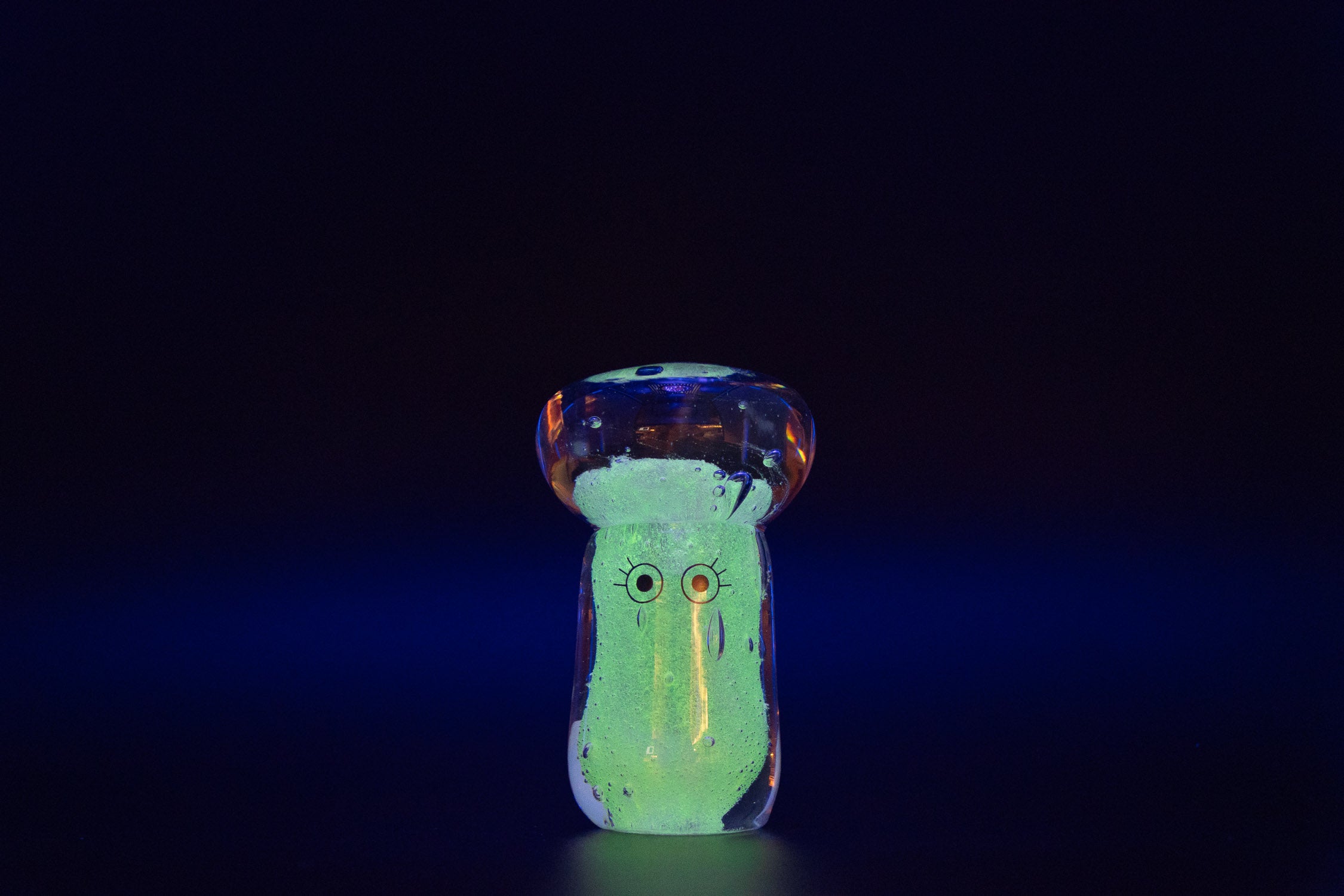 Crystal Blob Glowing | Studio Arhoj