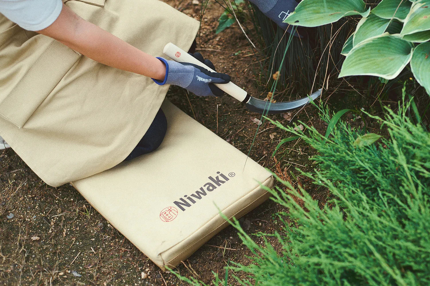 Niwaki - Kneeler - BindleStore.