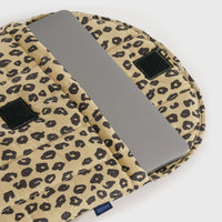 Baggu 16 inch laptop sleeve honey leopard close up - BindleStore.