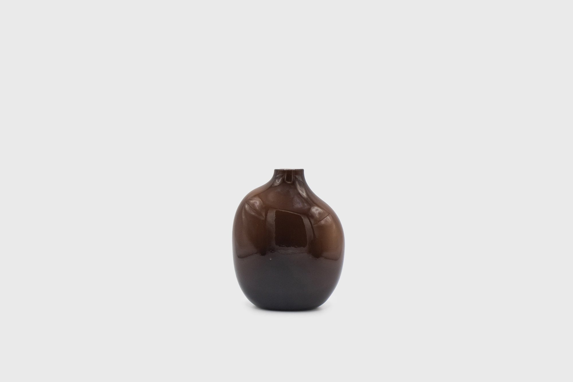 SACCO Vase [Brown] Plants &amp; Pots [Homeware] KINTO 02 [Medium]   Deadstock General Store, Manchester